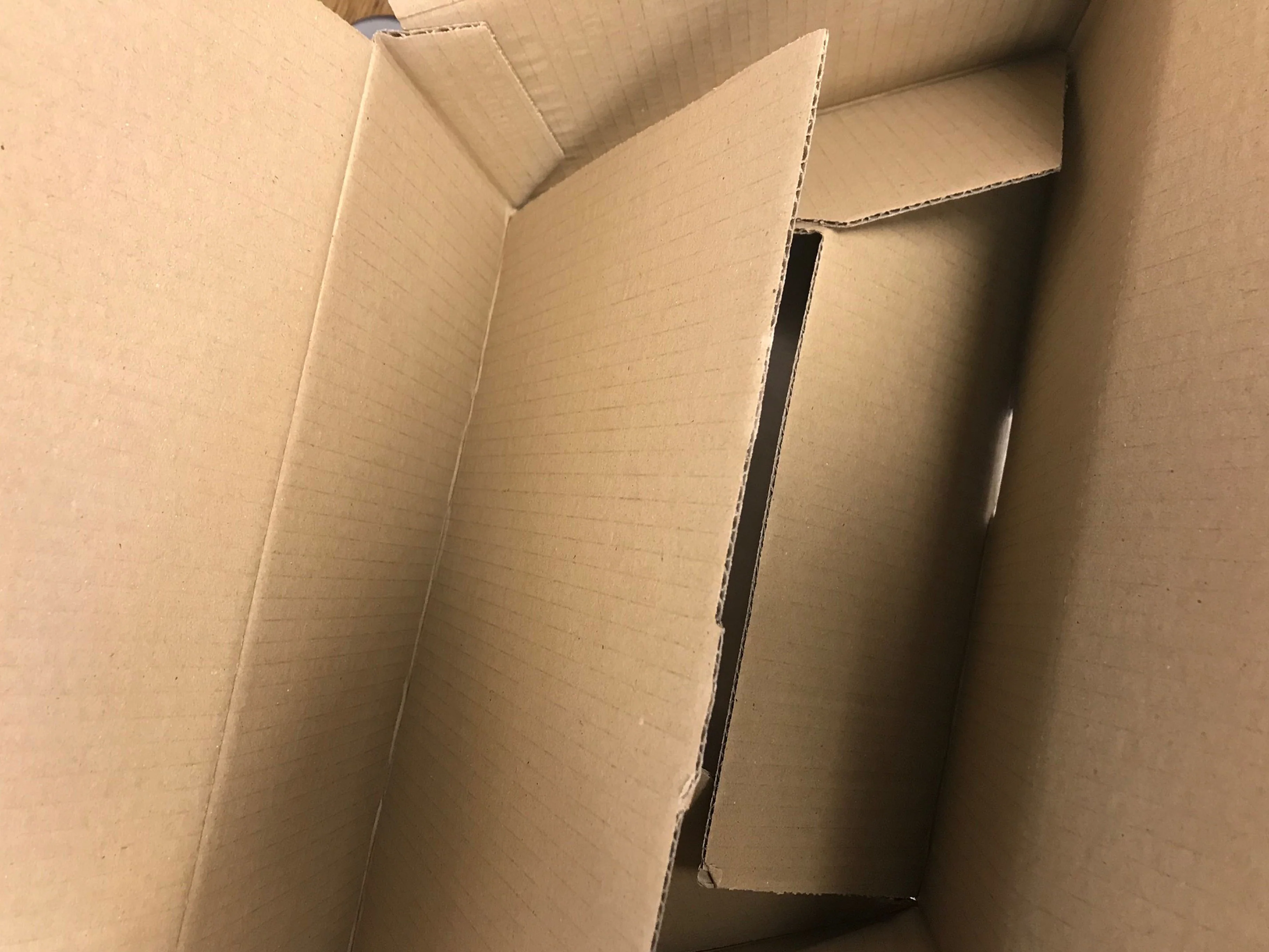 New Plain Strong Single Wall Box - 611mm x 385mm x 295mm - Image 2